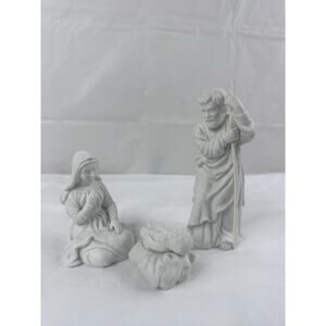 VTG Avon Nativity Holy Family Figurine Christmas Mary, Joseph, & Jesus 1981